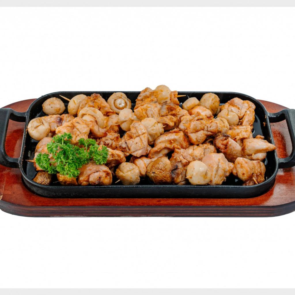 Tovuq va qo'ziqorinli jizza