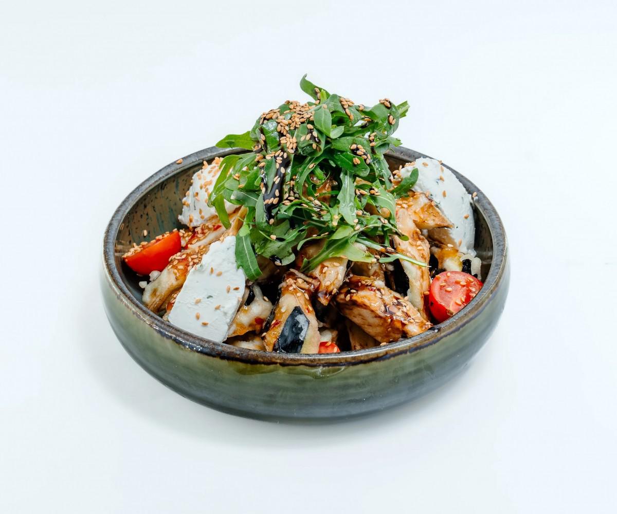 Qisqichbaqasimon baqlajon salatasi