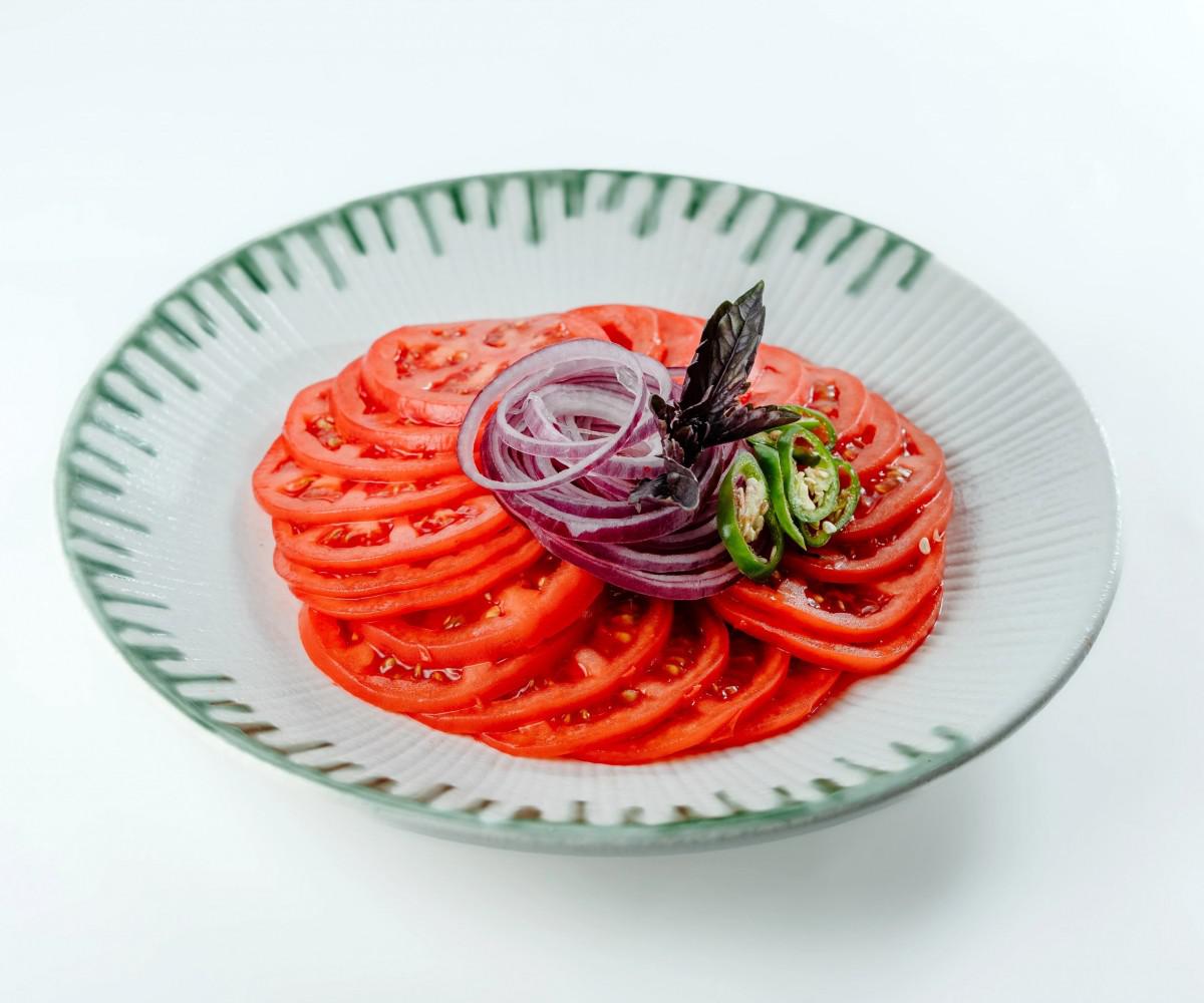 Achik-chuchuk salatasi