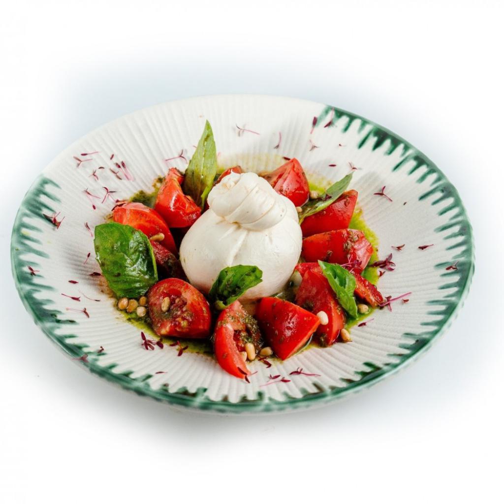 Pomidor va burat bilan salat