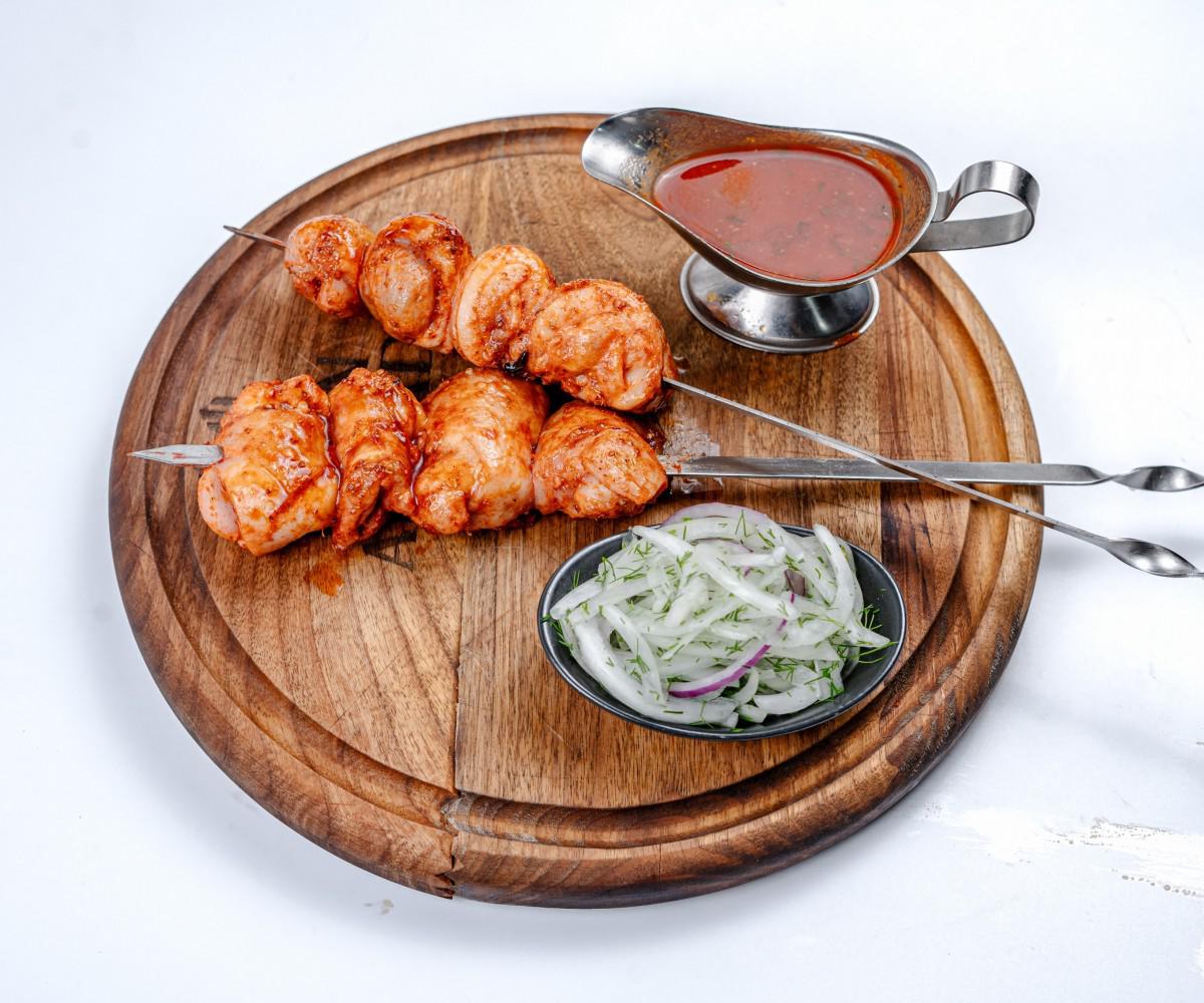 Tovuq son qismidan tayyorlangan shashlik 160 g