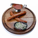 Grilda pishirilgan mol go'shti kolbasalari, 1 dona, 100 g