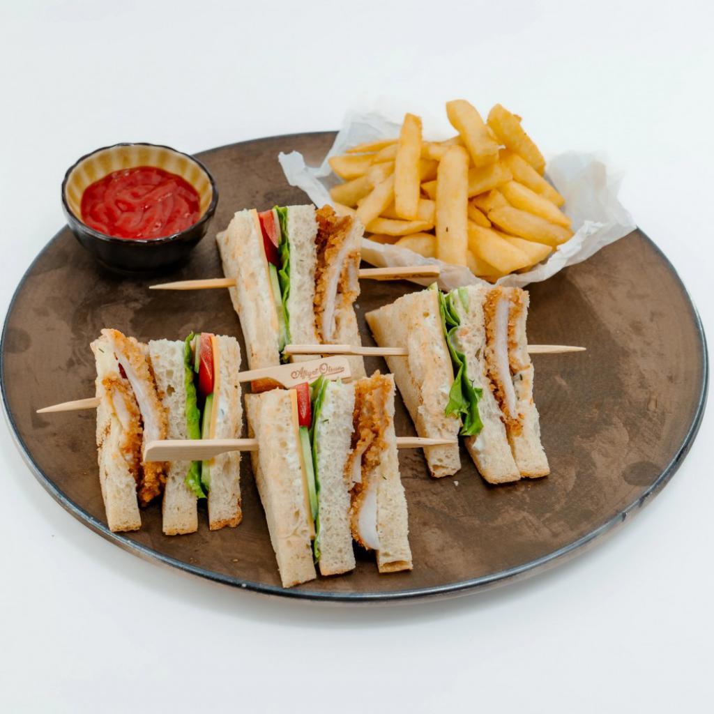 Bolalar uchun tovuq sendvichi